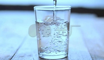 为什么靠倒水的声音就可以判断冷热水?