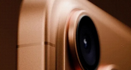 为什么 iPhone 的侧面总有几条横线？